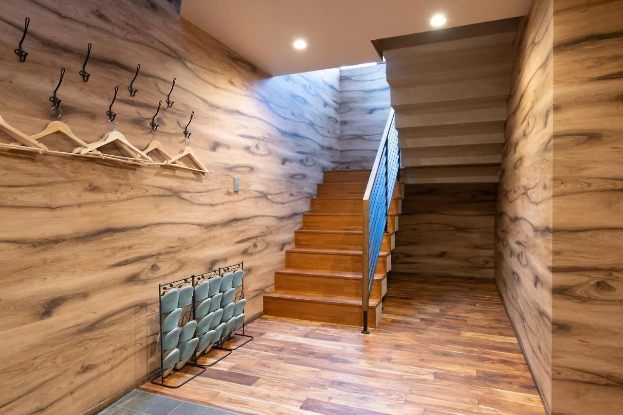 Chalet Kitsune House By H2 Life Kutchan Japan